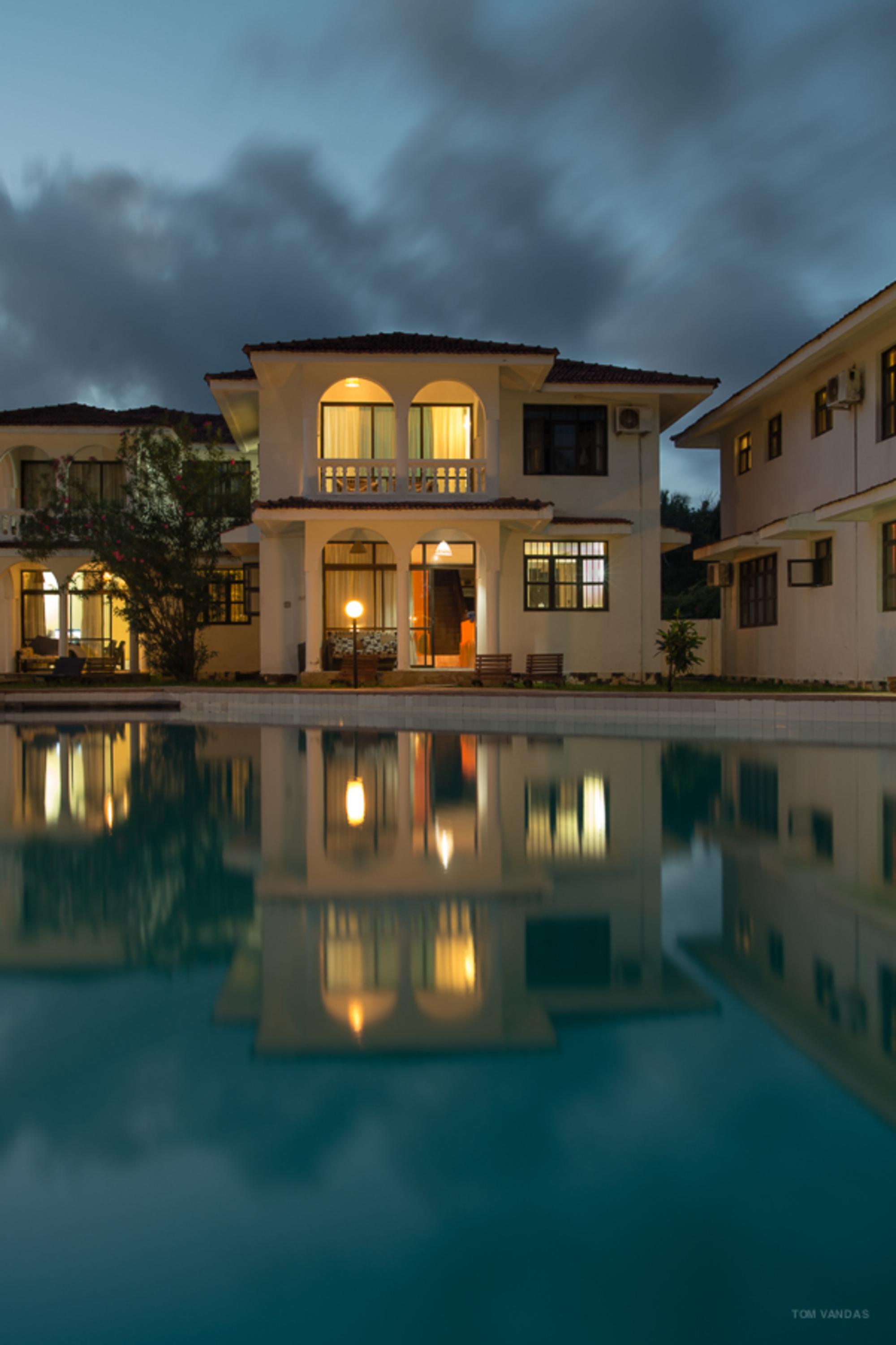 Bahari Dhow Beach Villas Діані-Біч Екстер'єр фото
