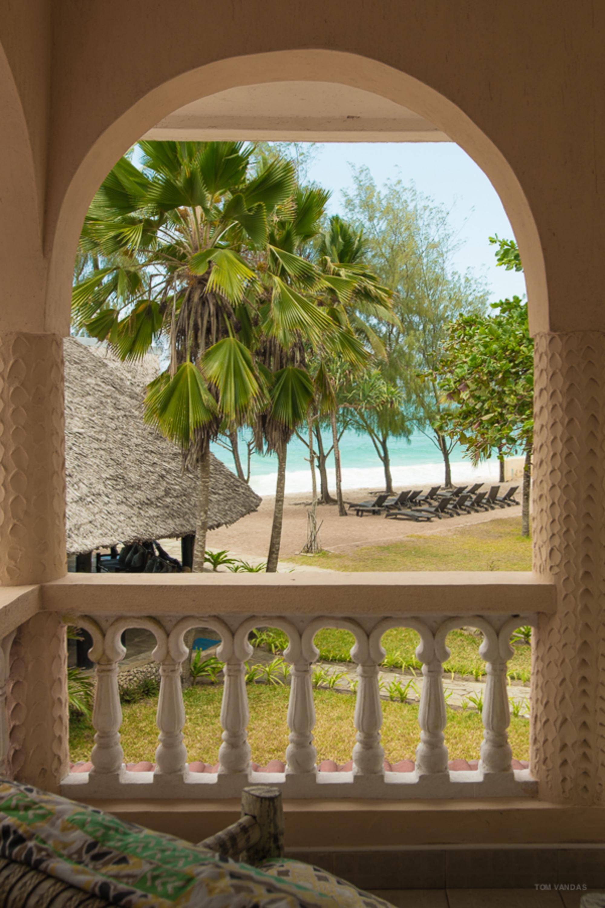 Bahari Dhow Beach Villas Діані-Біч Екстер'єр фото